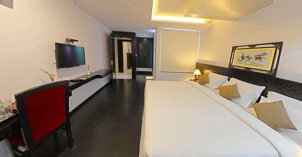 Hotel Gokulam Park Madras Buitenkant foto