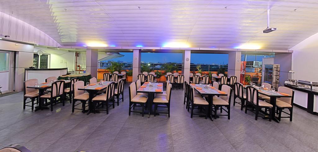Hotel Gokulam Park Madras Buitenkant foto
