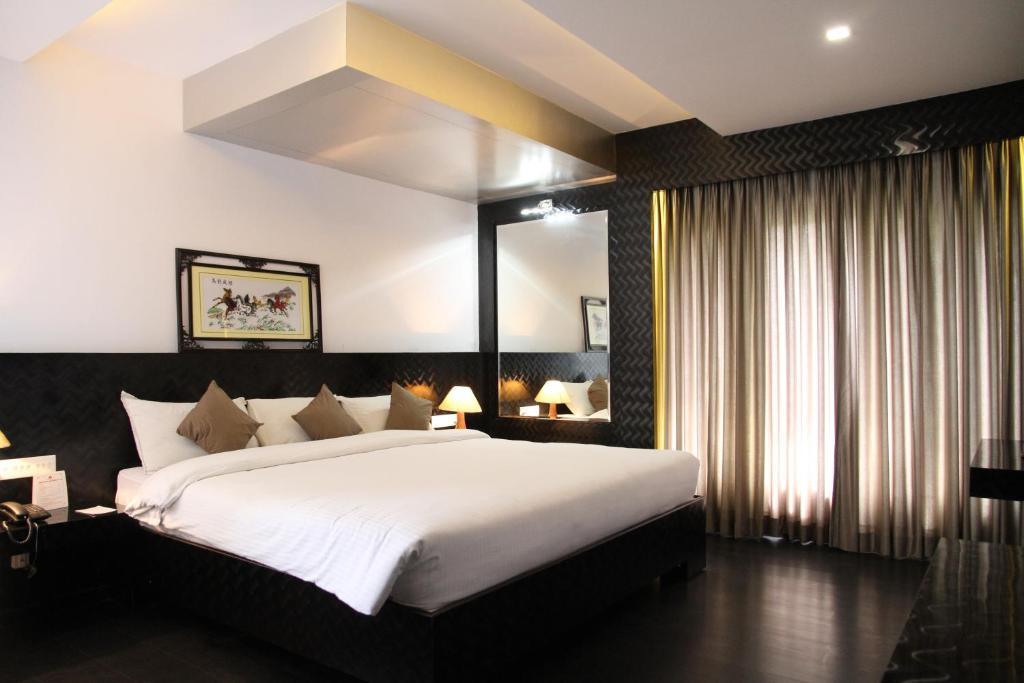 Hotel Gokulam Park Madras Buitenkant foto