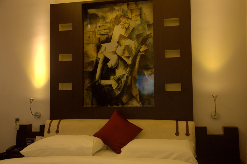 Hotel Gokulam Park Madras Buitenkant foto