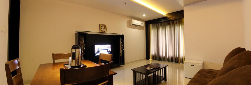Hotel Gokulam Park Madras Buitenkant foto