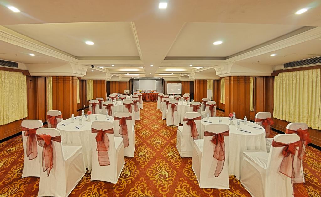 Hotel Gokulam Park Madras Buitenkant foto