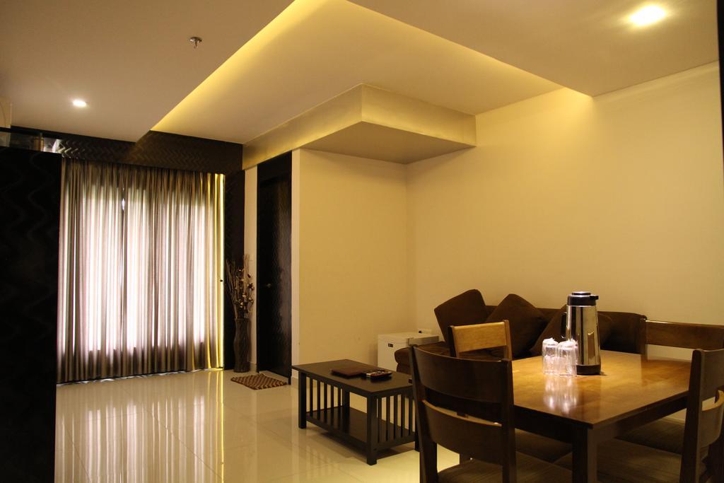 Hotel Gokulam Park Madras Buitenkant foto