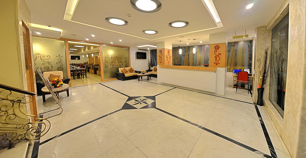 Hotel Gokulam Park Madras Buitenkant foto