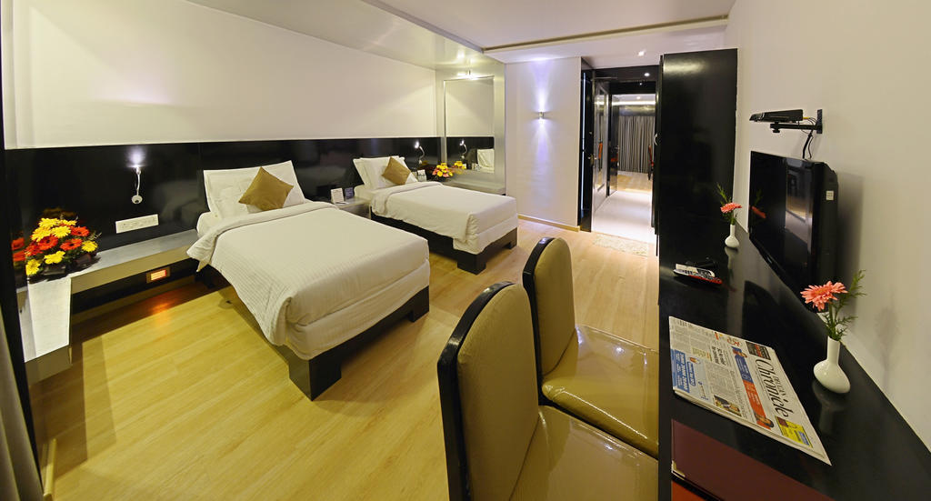 Hotel Gokulam Park Madras Buitenkant foto
