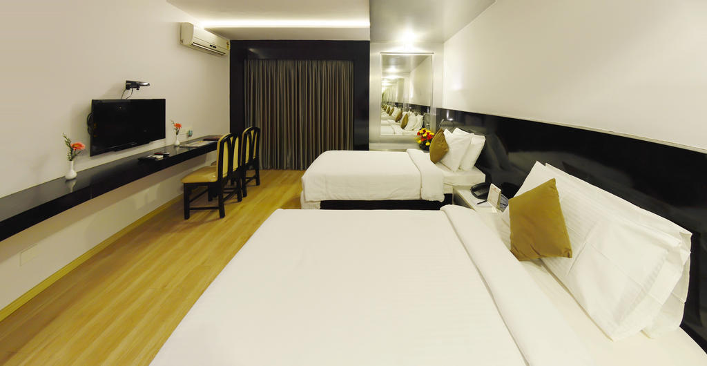 Hotel Gokulam Park Madras Buitenkant foto