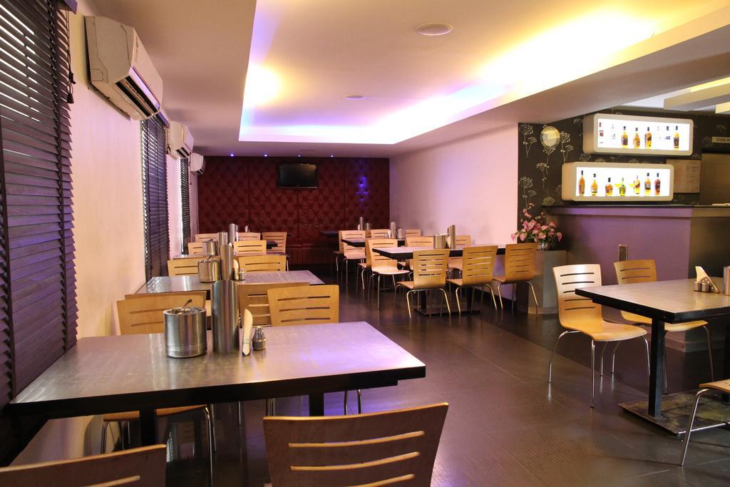 Hotel Gokulam Park Madras Buitenkant foto