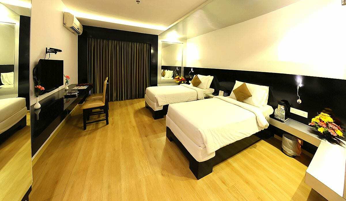 Hotel Gokulam Park Madras Buitenkant foto